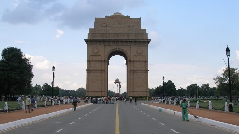 सरकारी योजनाएँ 2026 — कौन सी, किसे, कितना और आवेदन कैसे करें